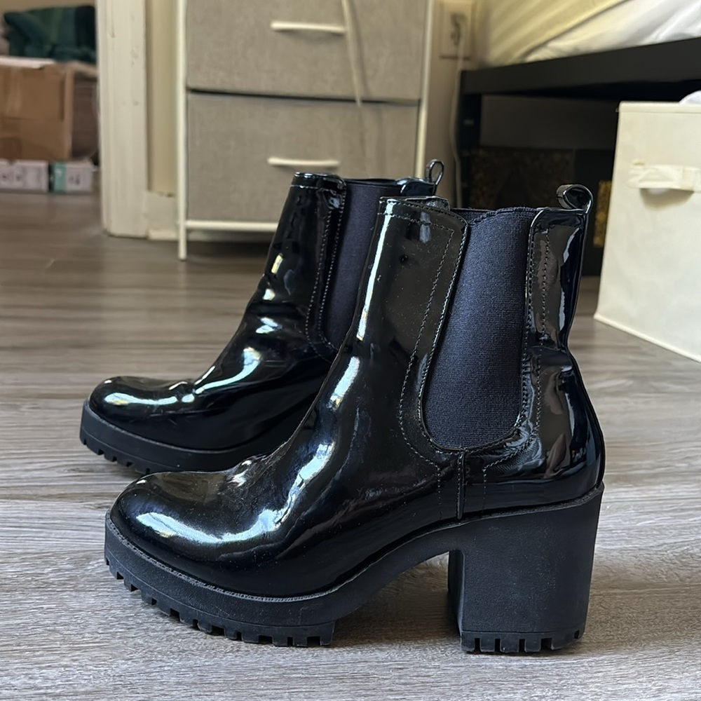 Fall boots - Picture 2 of 4